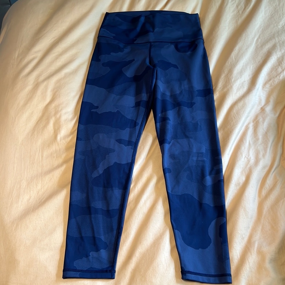 Aerie play blue camo leggings